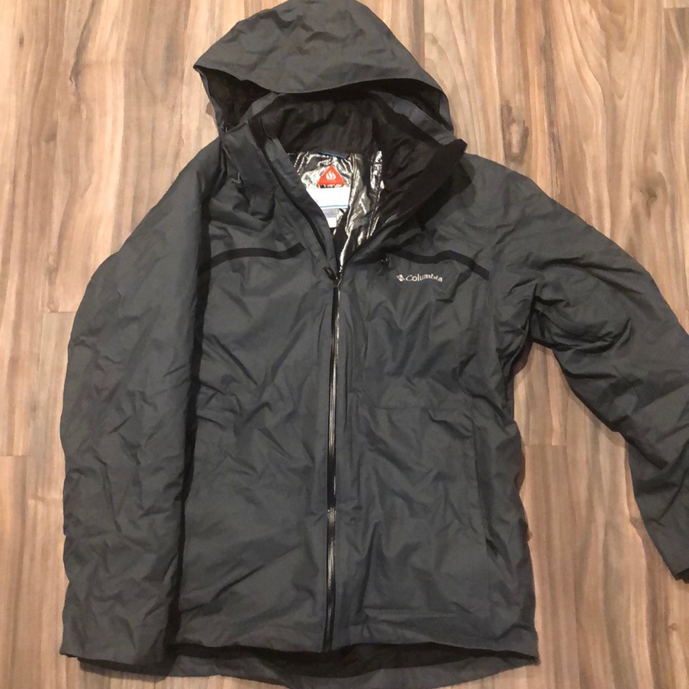 BRAND NEW Columbia XL synthetic hood jacket